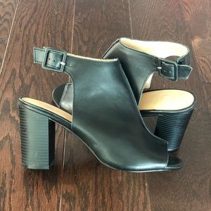 GAP Open-toe Block Heel Sandal - Black